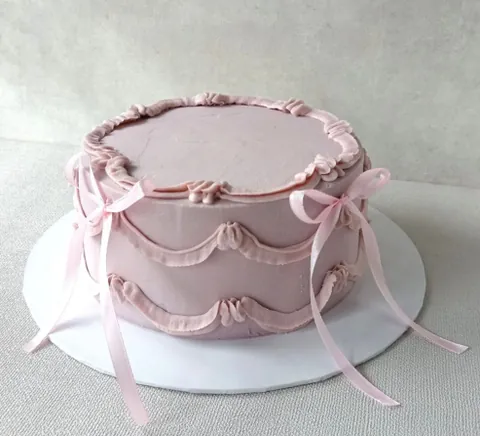 Vintage Rose, a Fig & Owl cake