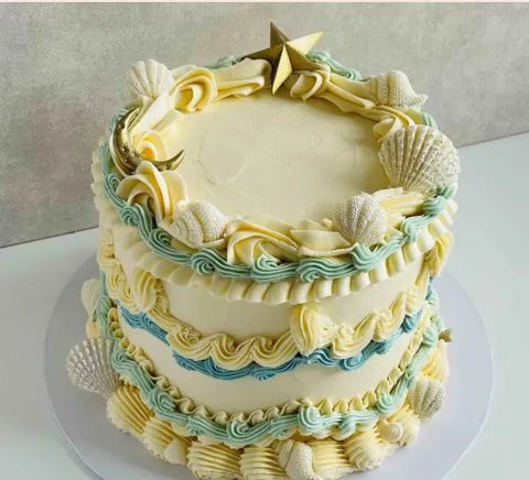 Vintage Sea, a Fig & Owl cake
