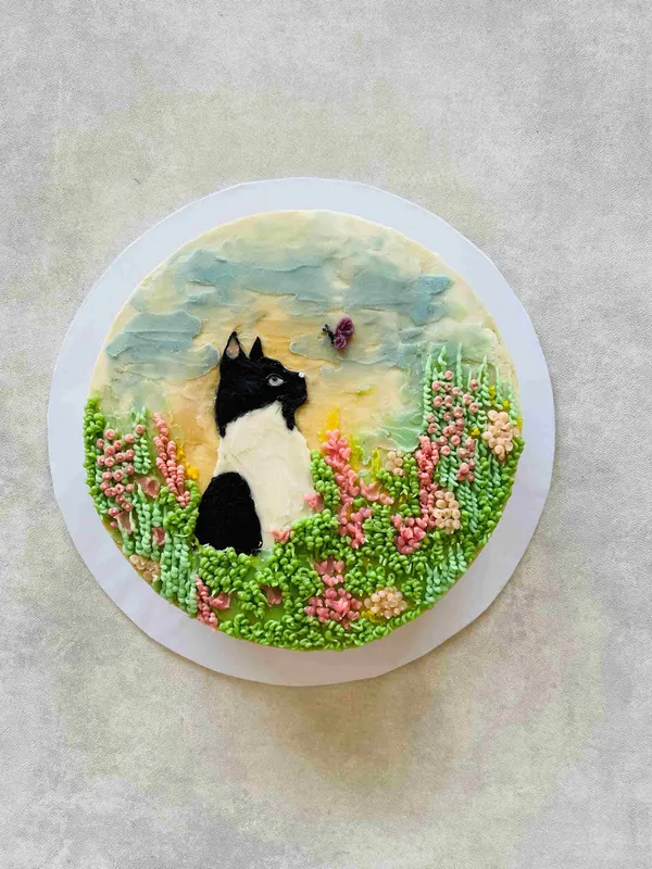 A Fig & Owl buttercream cake