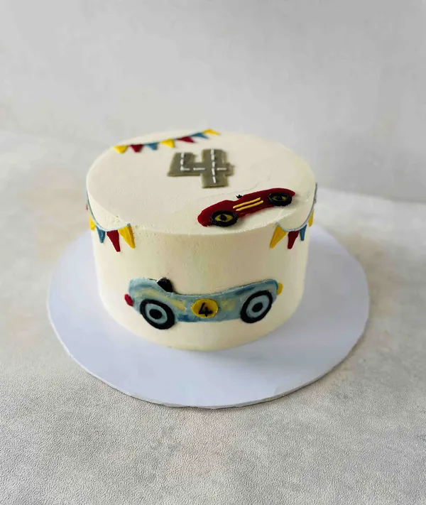 A Fig & Owl buttercream cake