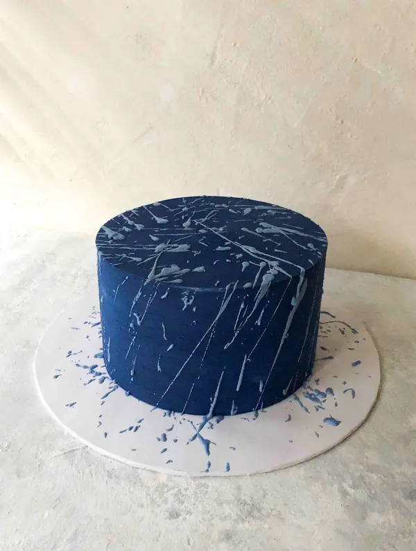 A Fig & Owl buttercream cake