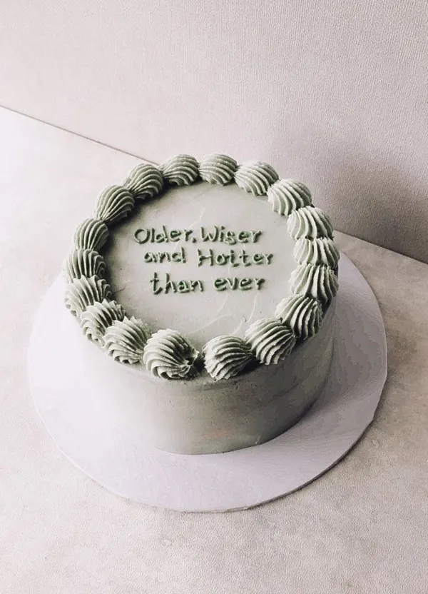 A Fig & Owl buttercream cake